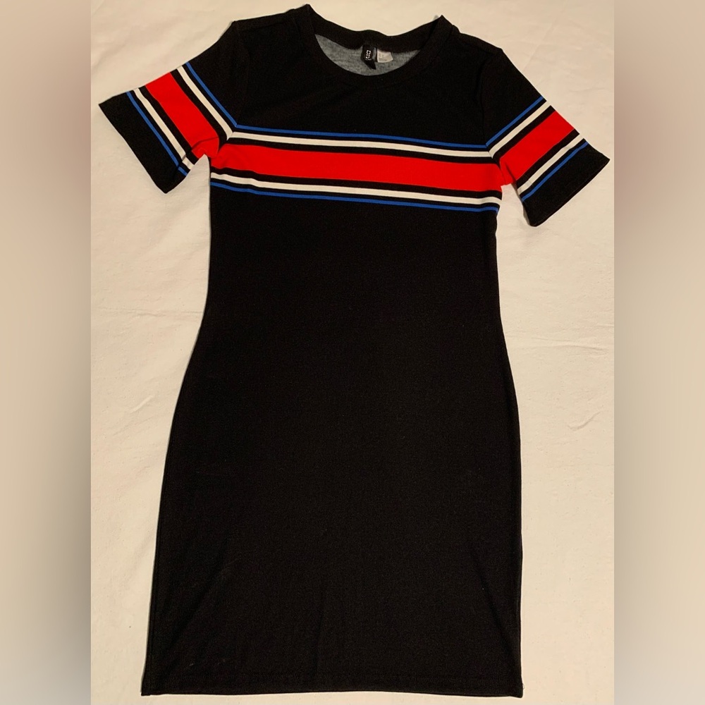 Excellent condition | DIVIDED (H&M) | Size: 12 | Stretchy | Comfy fabric